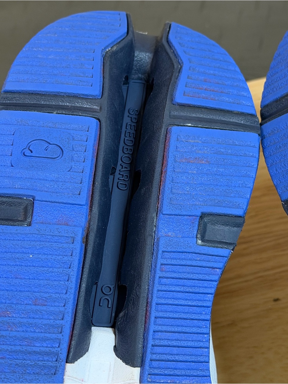 On Cloud Men’s nova Flux running shoes - Picture 9 of 11
